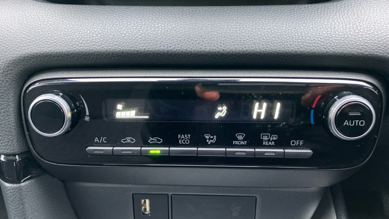 Toyota Yaris 1.5 Hybrid Design 5dr CVT Hybrid Hatchback